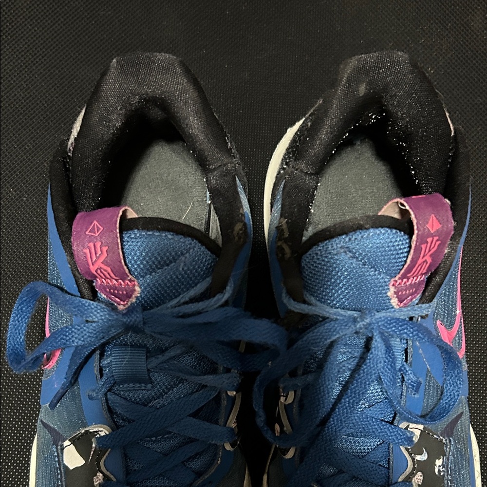Blue and Pink Basketball shoes - Picture 4 of 5